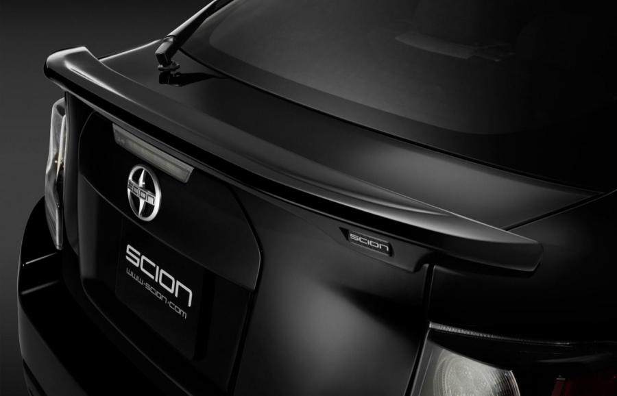 Детали экстерьера Scion tC Monogram Series 2014 года  (фото 4 из 9)